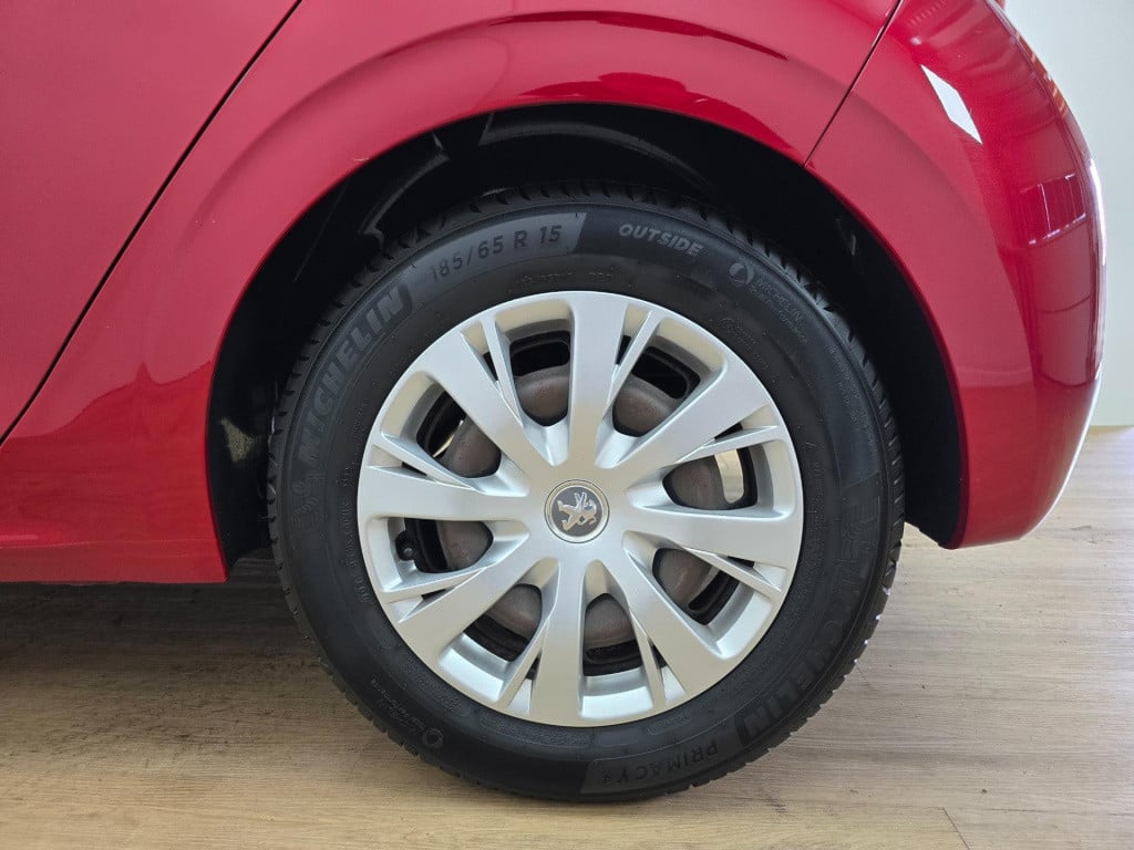 Peugeot 208 occasion met cruisecontrol en veel ruimte ook achterin | tweede