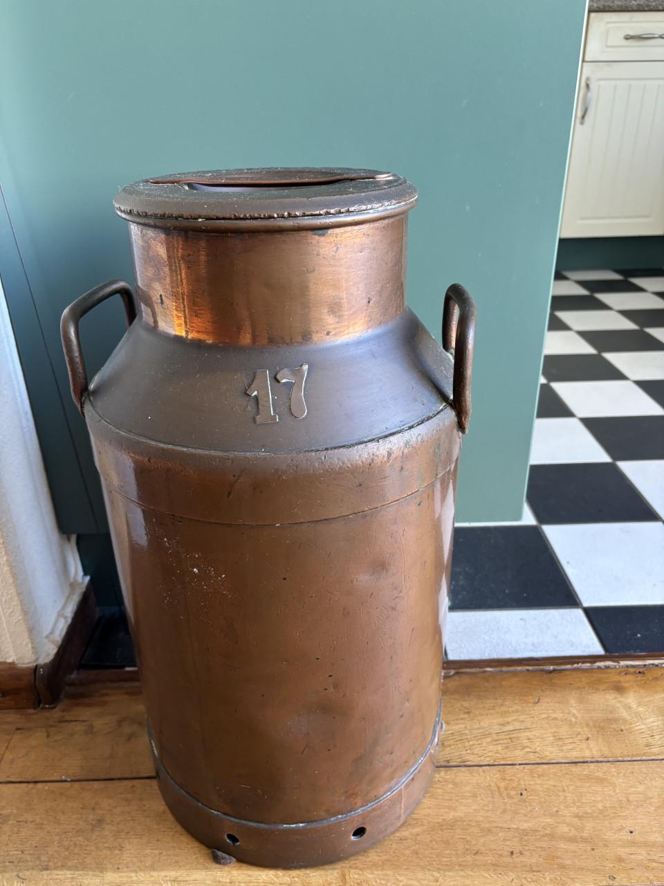 Mooie antieke koperen melkbus