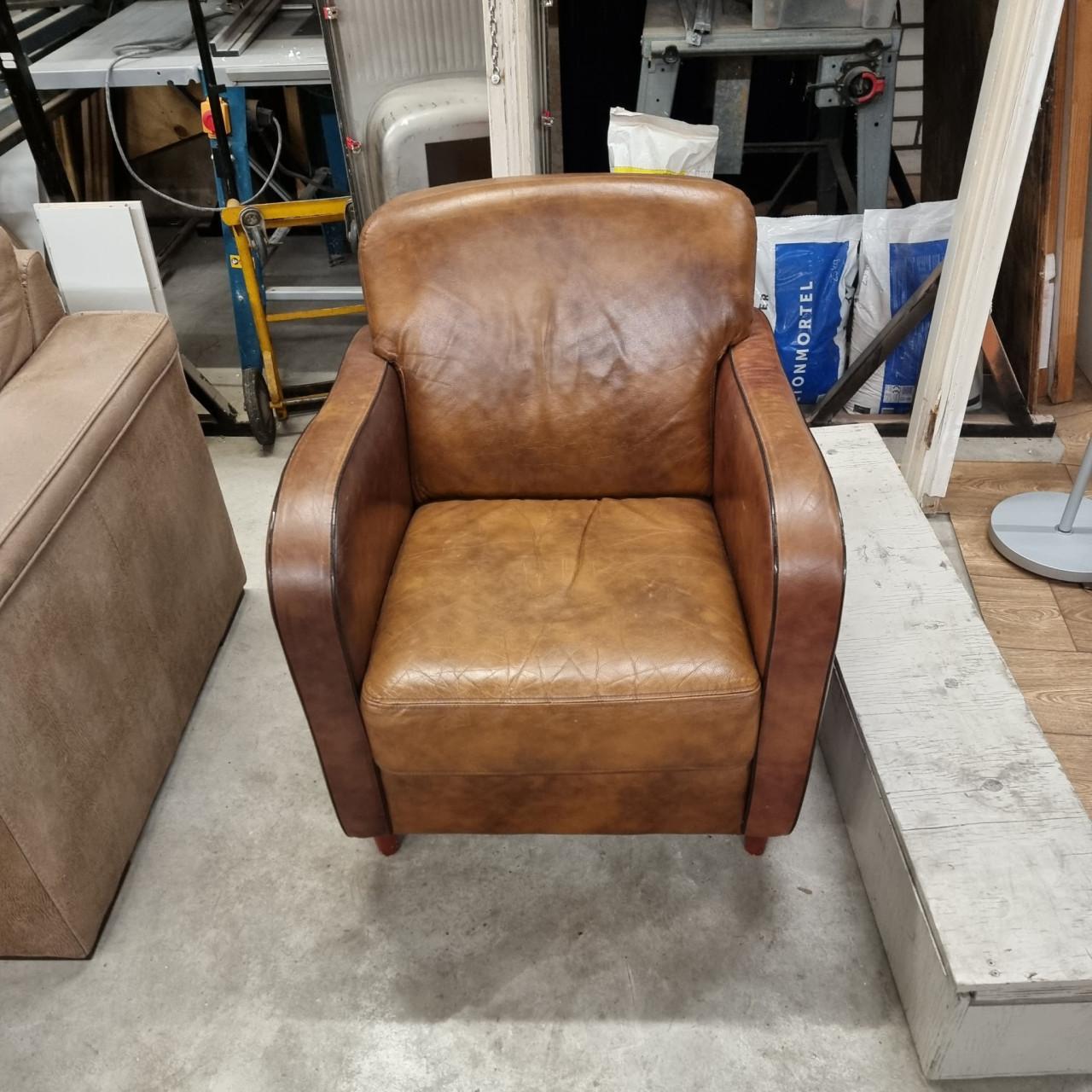 Bankstel 2-2-1-poef en extra fauteuil.