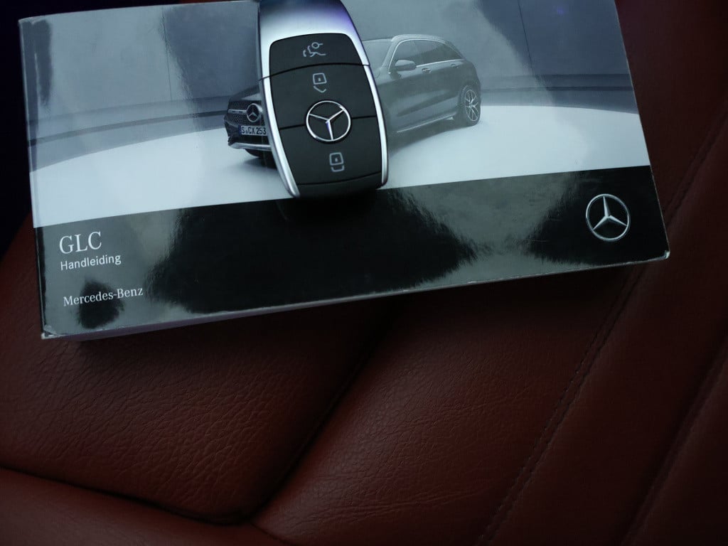 Mercedes-Benz Glc coupé 200 premium plus | shuifdak | trekhaak | burmester 