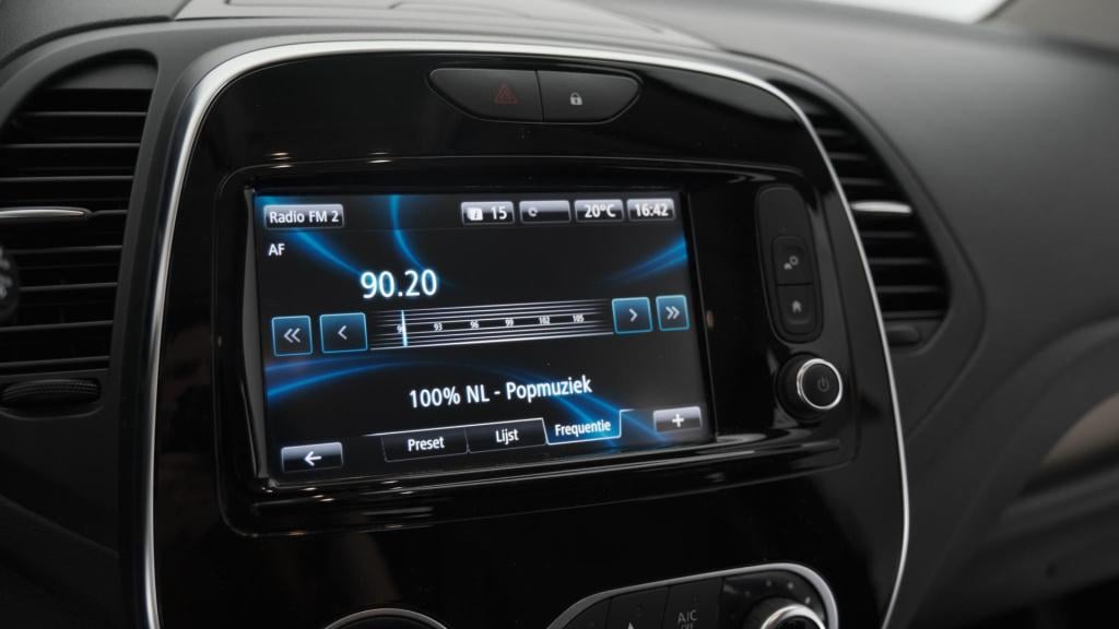 Renault Captur 1.3 tce intens | trekhaak afneembaar | navigatie | parkeerse