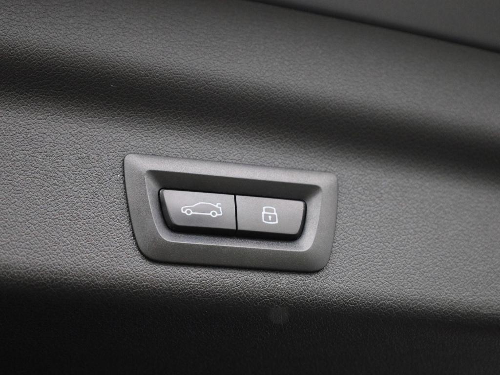 BMW X1 xdrive25e | automaat | leder | panorama dak | stoel verwarming | vir