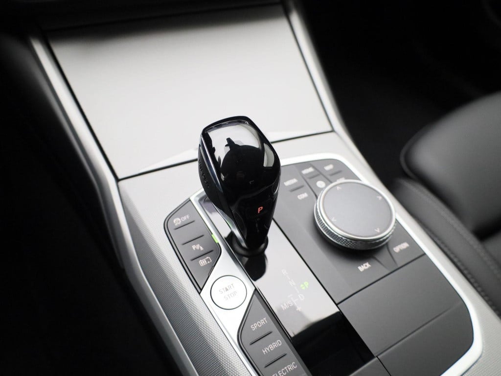 BMW 3-serie 320e high executive | automaat | navigatie | leder | elektrisch