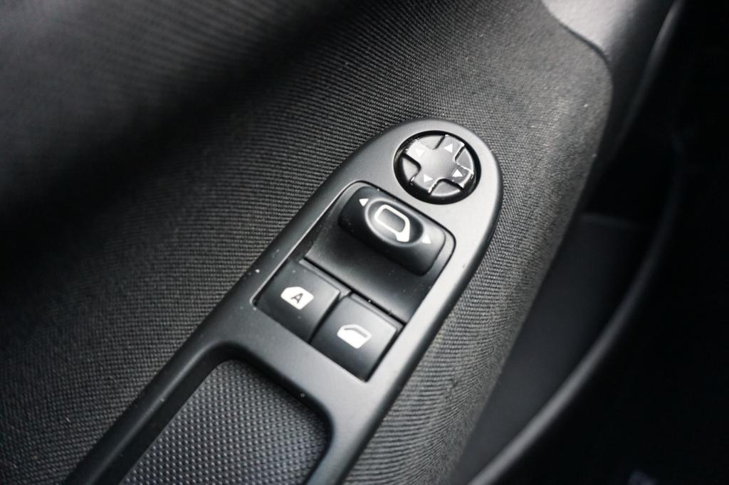 Peugeot 207 sw 1.4 vti active airco / panoramadak / mistlampen