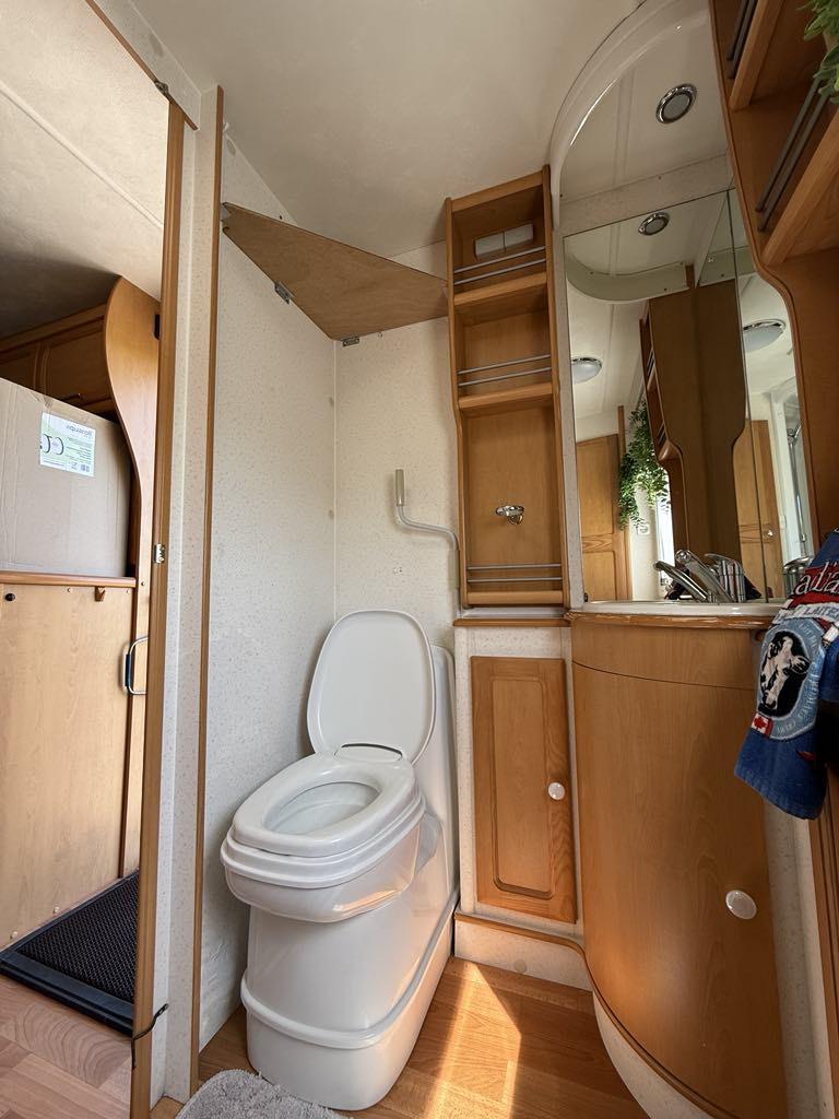 Zeer luxe Elddis crusador hurricane 2004 met lichte hagelschade