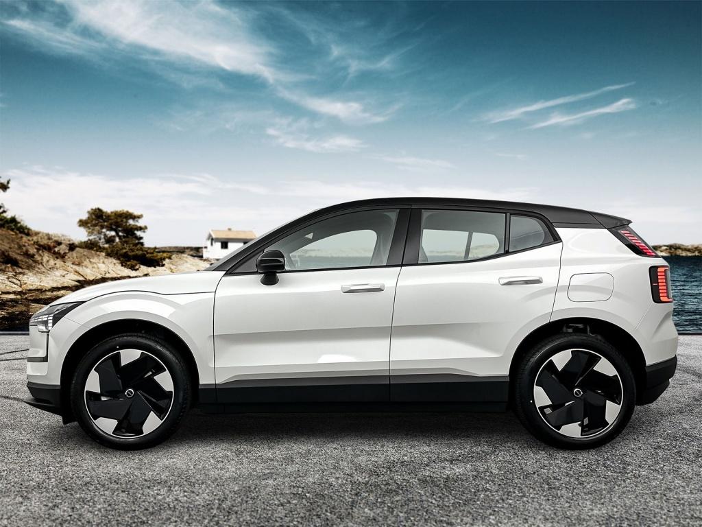 Volvo Ex30 p5 extended range plus europa | 272 pk |