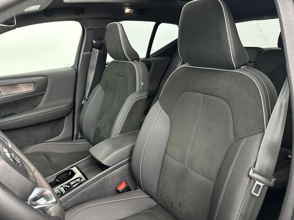 Volvo XC40 t5 262pk recharge ultimate dark| pano| adap.cruise| camera| trek