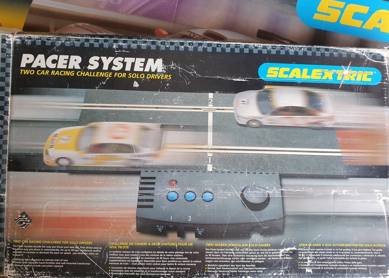 Scalextric Le Mans 24hr racebaan met 2x Mercedes CLK GT1