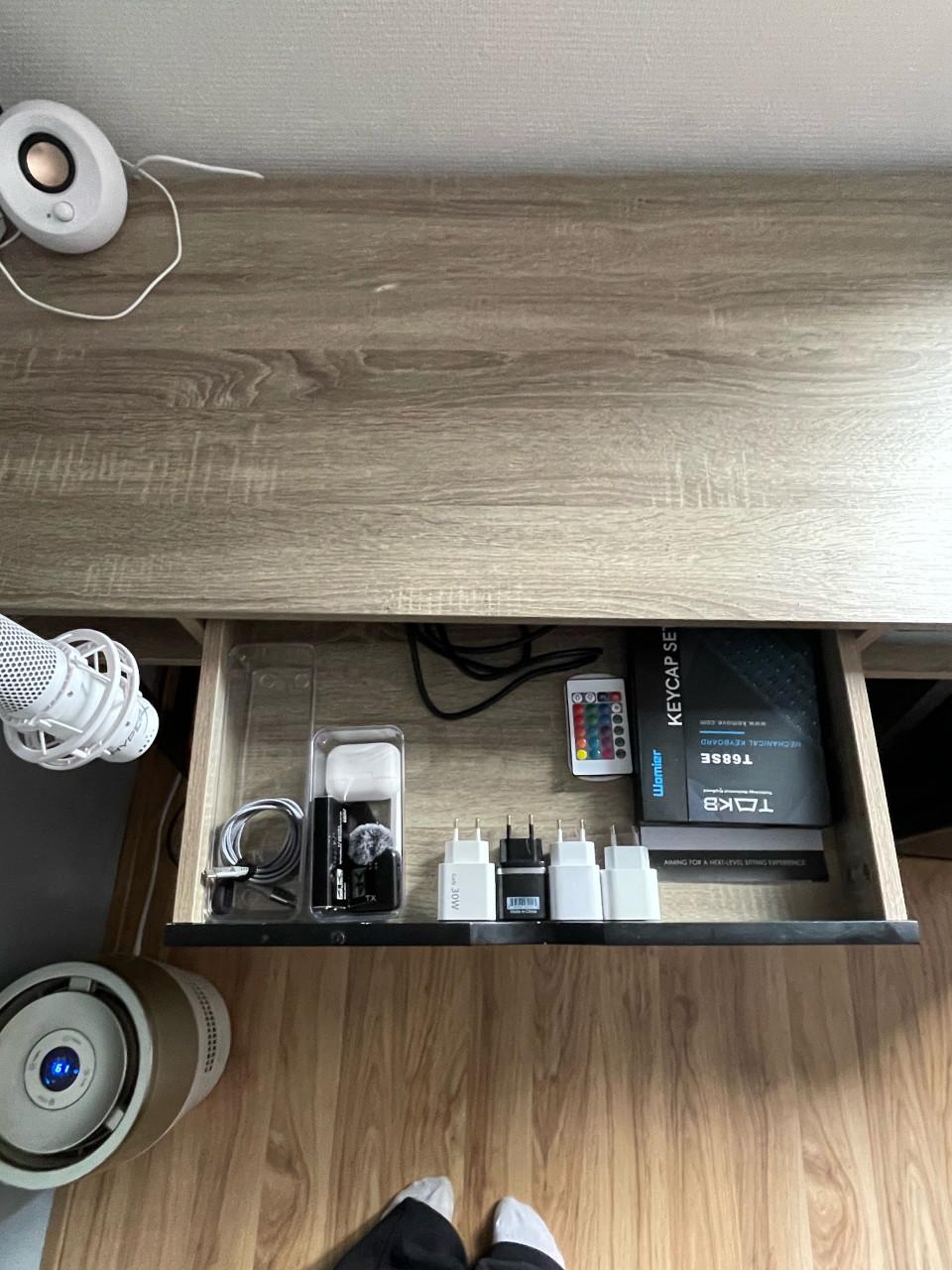 Leuk bureau met opbergruimte