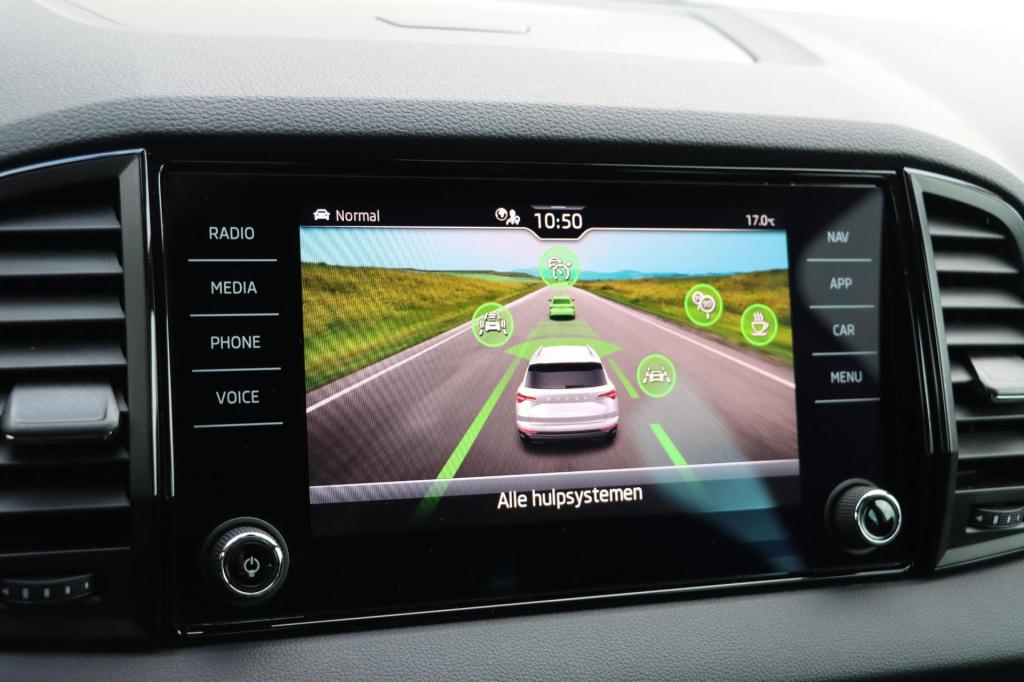 Skoda Karoq 1.5 tsi sportline 150pk dsg7 voor+achterbankverwarming | stuurv