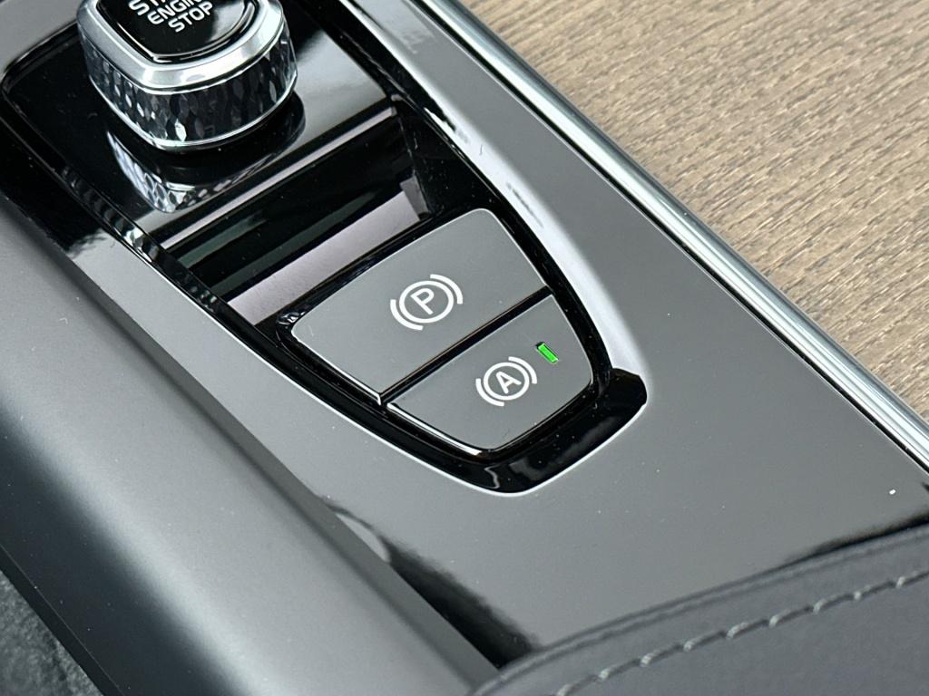 Volvo XC60 t6 awd gt ultra dark