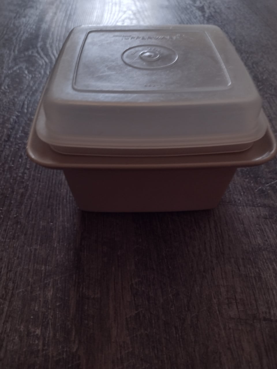 Tupperware trommeltje vierkant voor snack in de pauze
