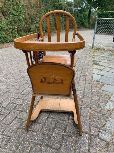 Kinderstoel hout