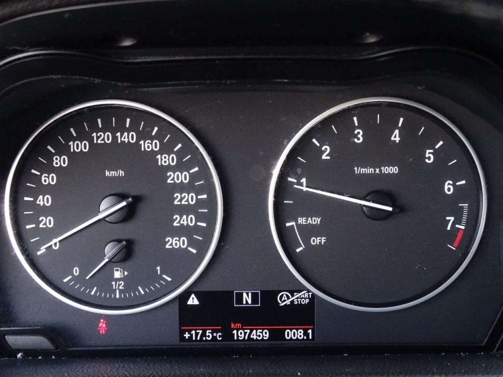 BMW 2-serie active tourer 218i executive | stoelverwarming | navi | bluetoo