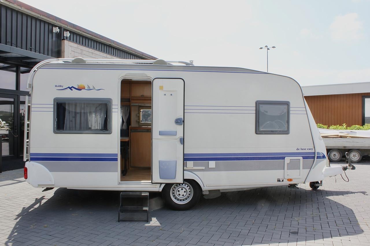 Hobby 460 UFe de luxe easy (Frans bed, Ruime rondzit, Nieuwstaat!!!)