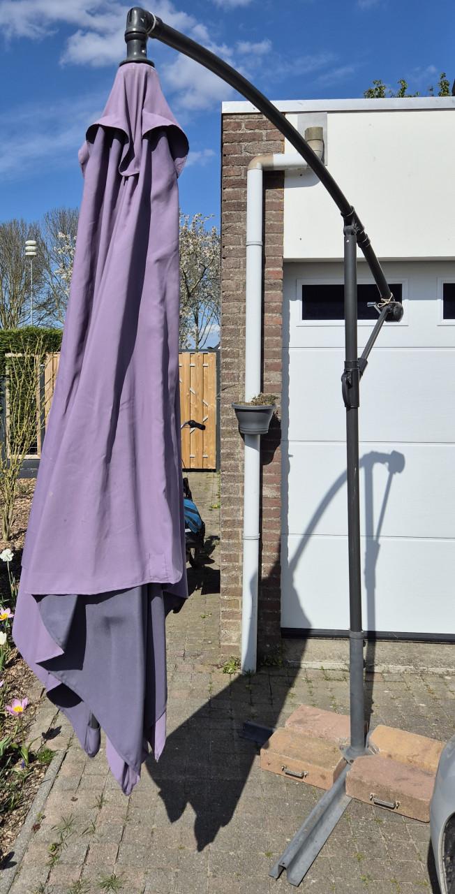 Zweefparasol met voet