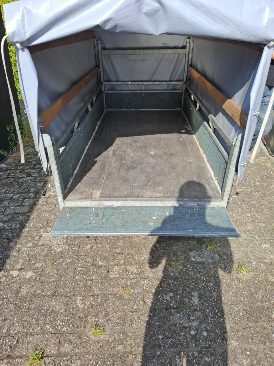 Aanhanger met huif tot 750kg