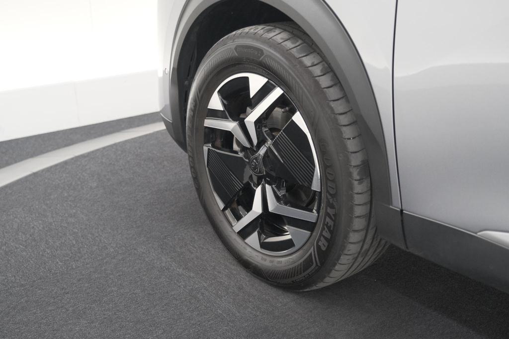 Peugeot 2008 puretech 130 eat8 allure | 360 camera | adaptieve cruise contr