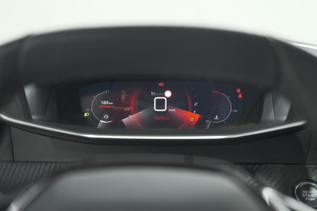 Peugeot 2008 puretech 102 allure pack | camera | apple carplay | parkeersen