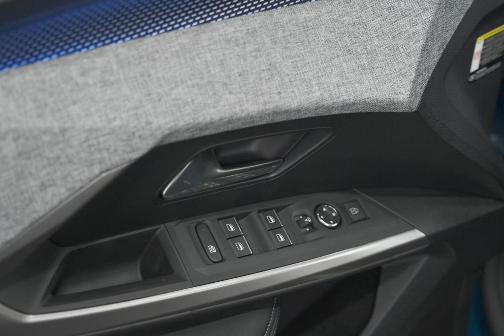 Peugeot 3008 1.2 hybrid 145 gt | panoramadak | focal hi-fi | 360 camera | e