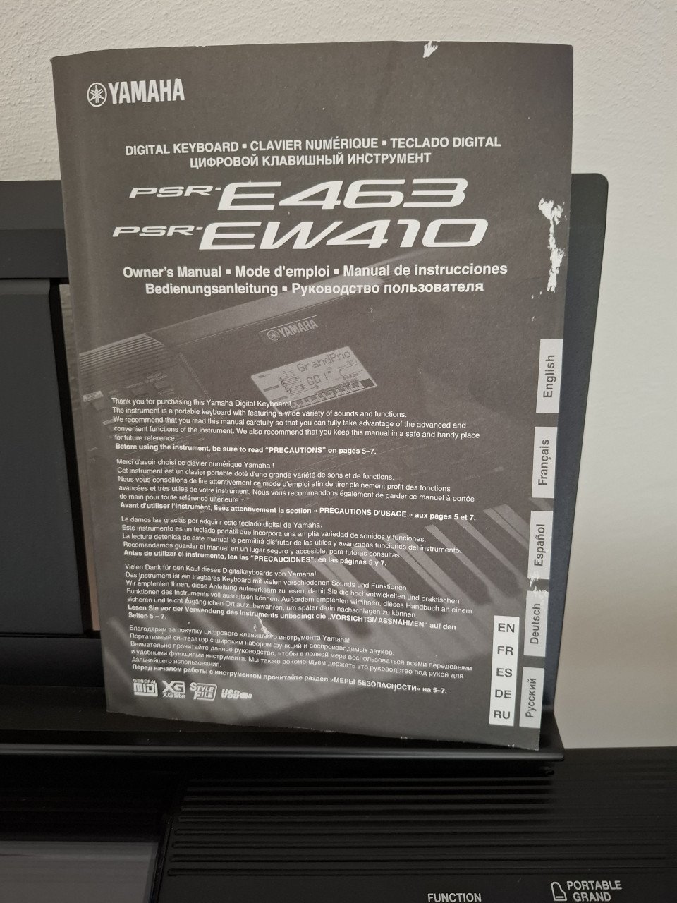 Keyboard Yamaha PSR-EW410 - Met standaard en krukje