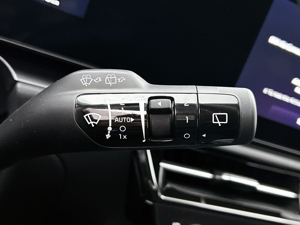 Kia Niro Ev plus 64.8 kwh snel leverbaar | schuif/kantel dak | electrisch v