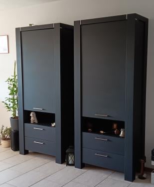 2 prachtige ZWARTE OPBERGKASTEN