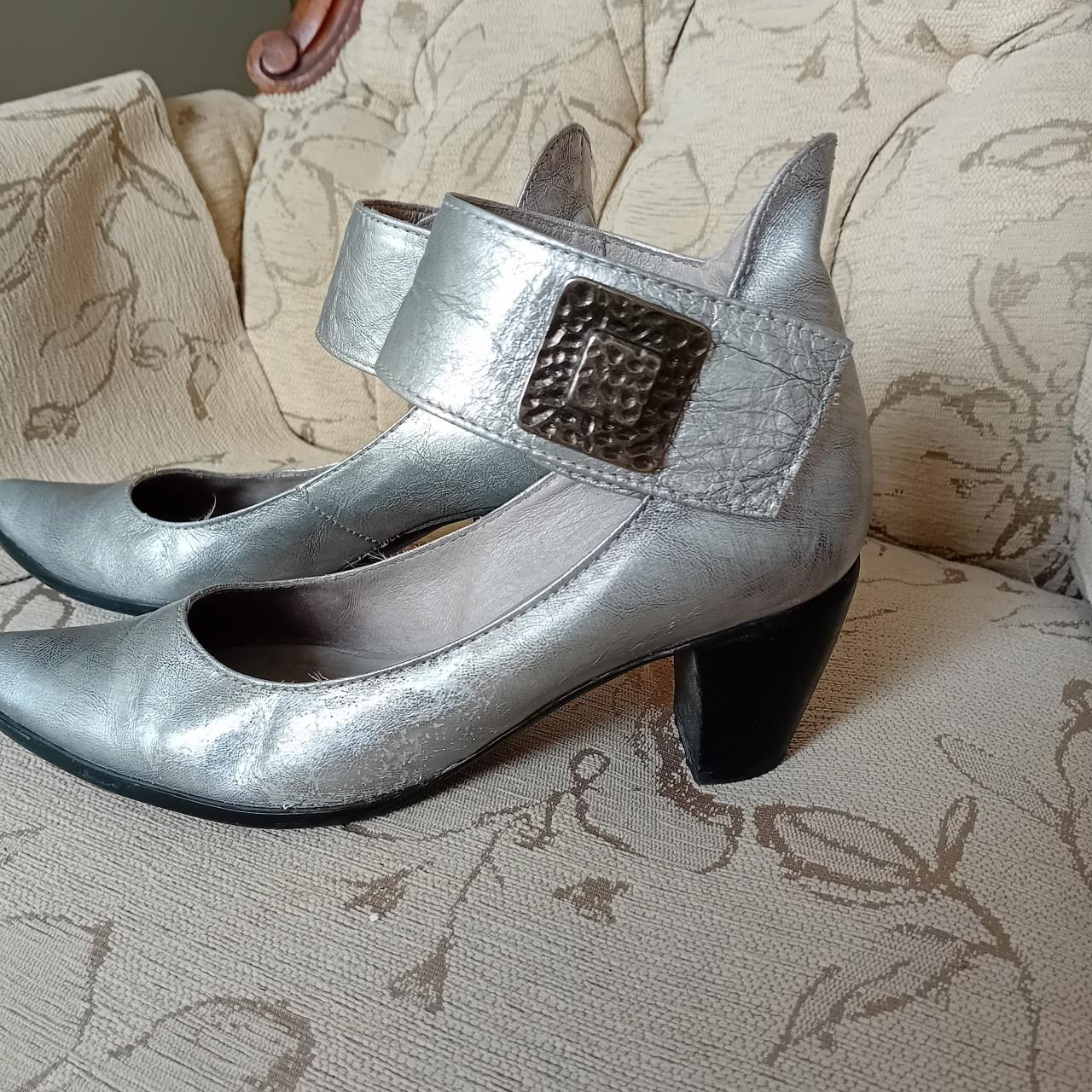 Aparte zilverkleurige schoenen mt 37