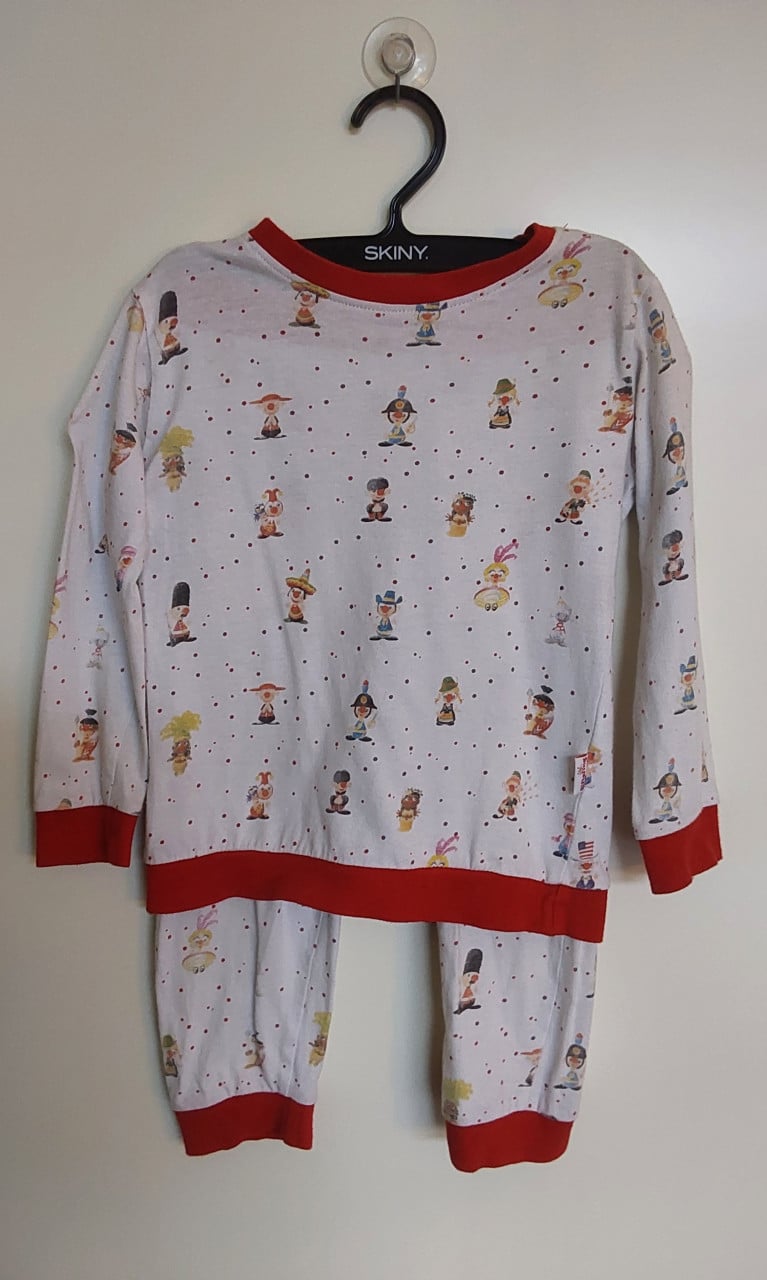 Pyjama in maat 92/98 van de Efteling