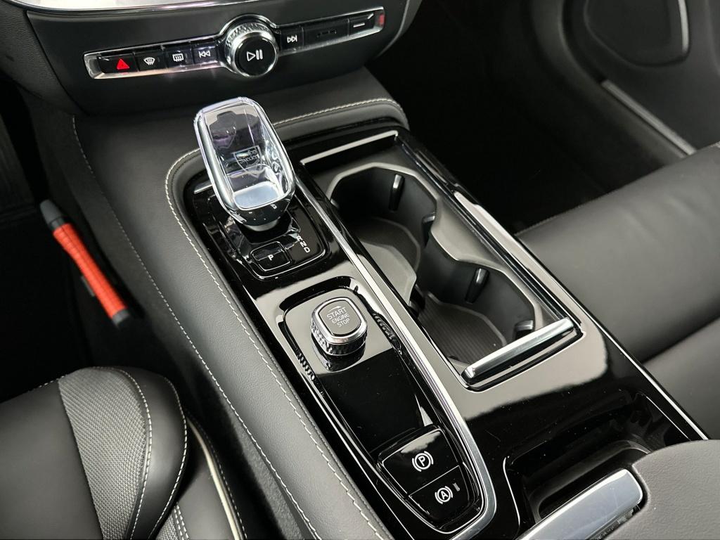 Volvo V60 t6 398pk recharge plus dark| adap.cruise| 360camera| trekhaak