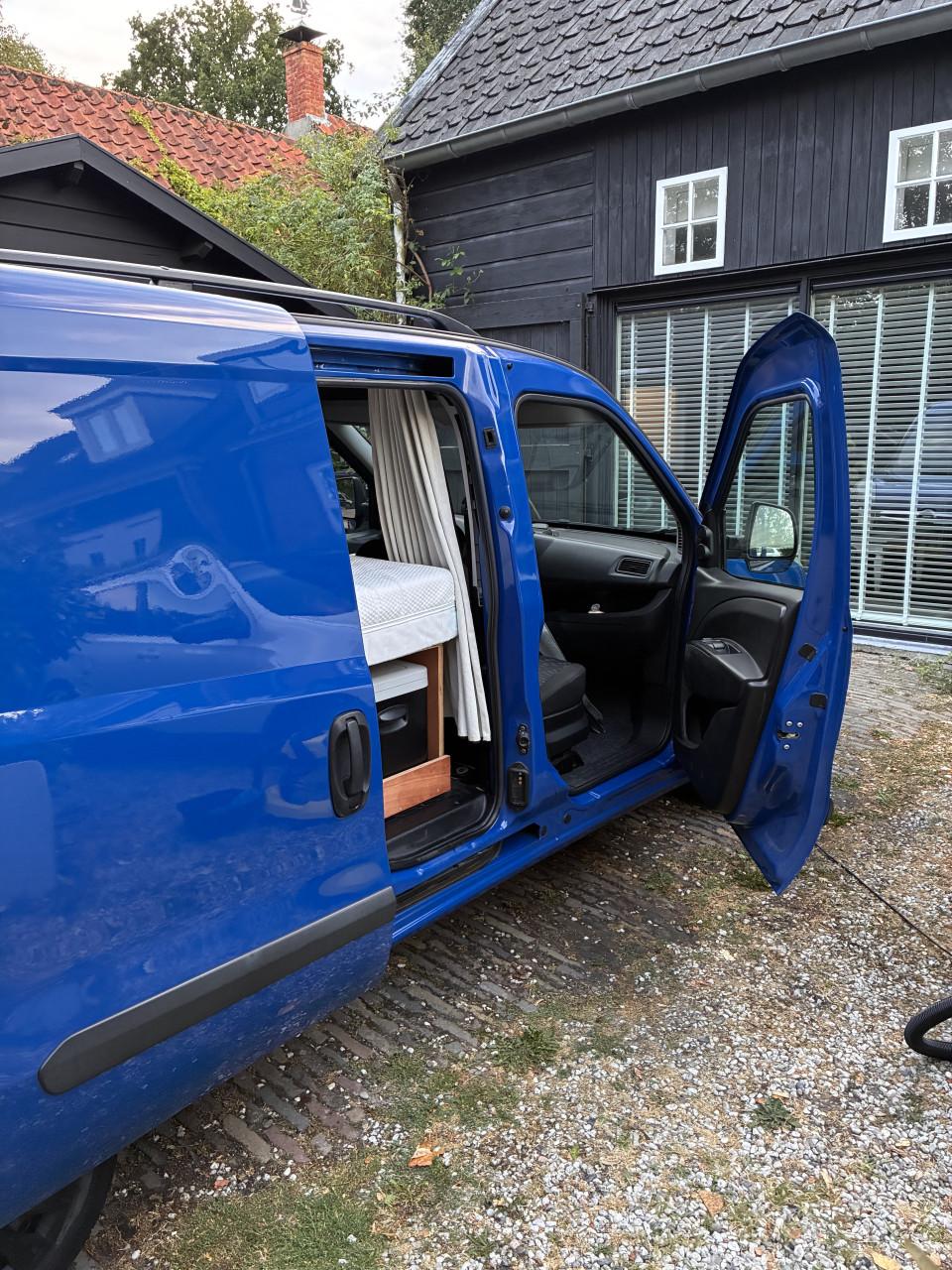 Verlengde Opel Combo microcamper te koop
