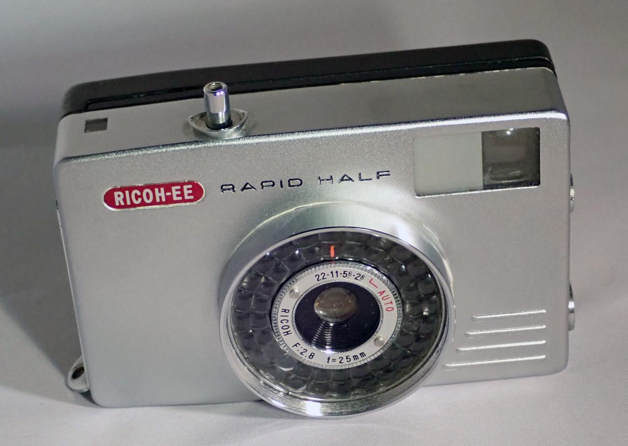 RICOH-EE Rapid Half zoekercamera