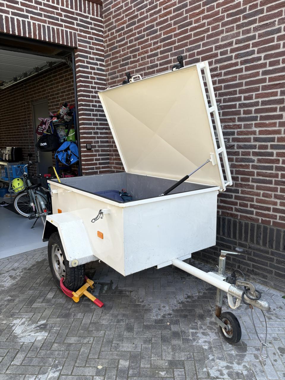 Bagagekar/aanhangwagen afgesloten, grote banden