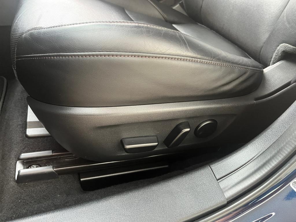 Mazda 3 2.0 skyactiv-x 180 pk luxury |aero pack|bose|trekhaak|rijklaar