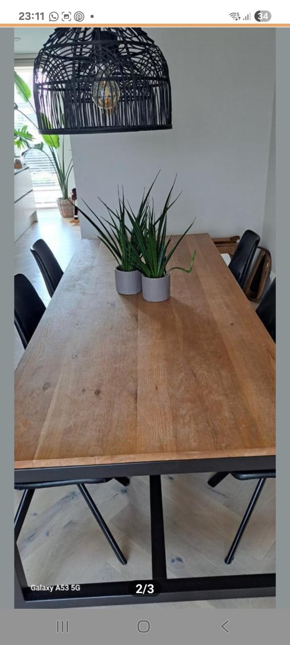 Eikenhouten industrieel eettafel inclusief stoelen