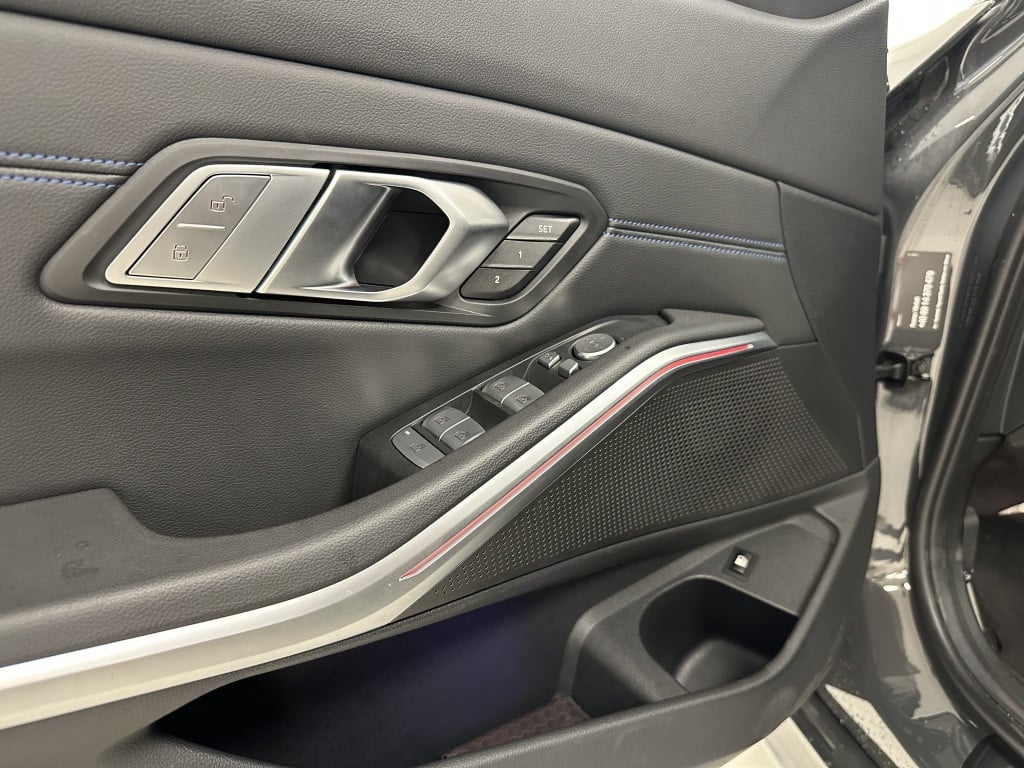 BMW 3-serie 330e m-sport | dravitgrau | schuif/kanteldak | memory |