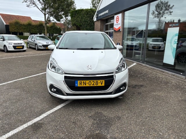 Peugeot 208 blue lion 1.2 pt-82pk 5d navigatie&bluetooth&apple carplay&andr