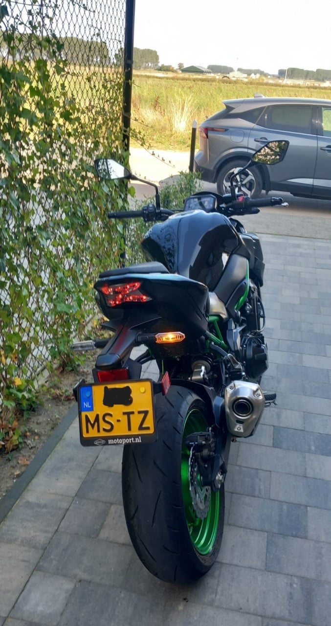 Kawasaki Z900 ABS  bj mei 2023 km stand is nu 2650km  prijs 9999,-
