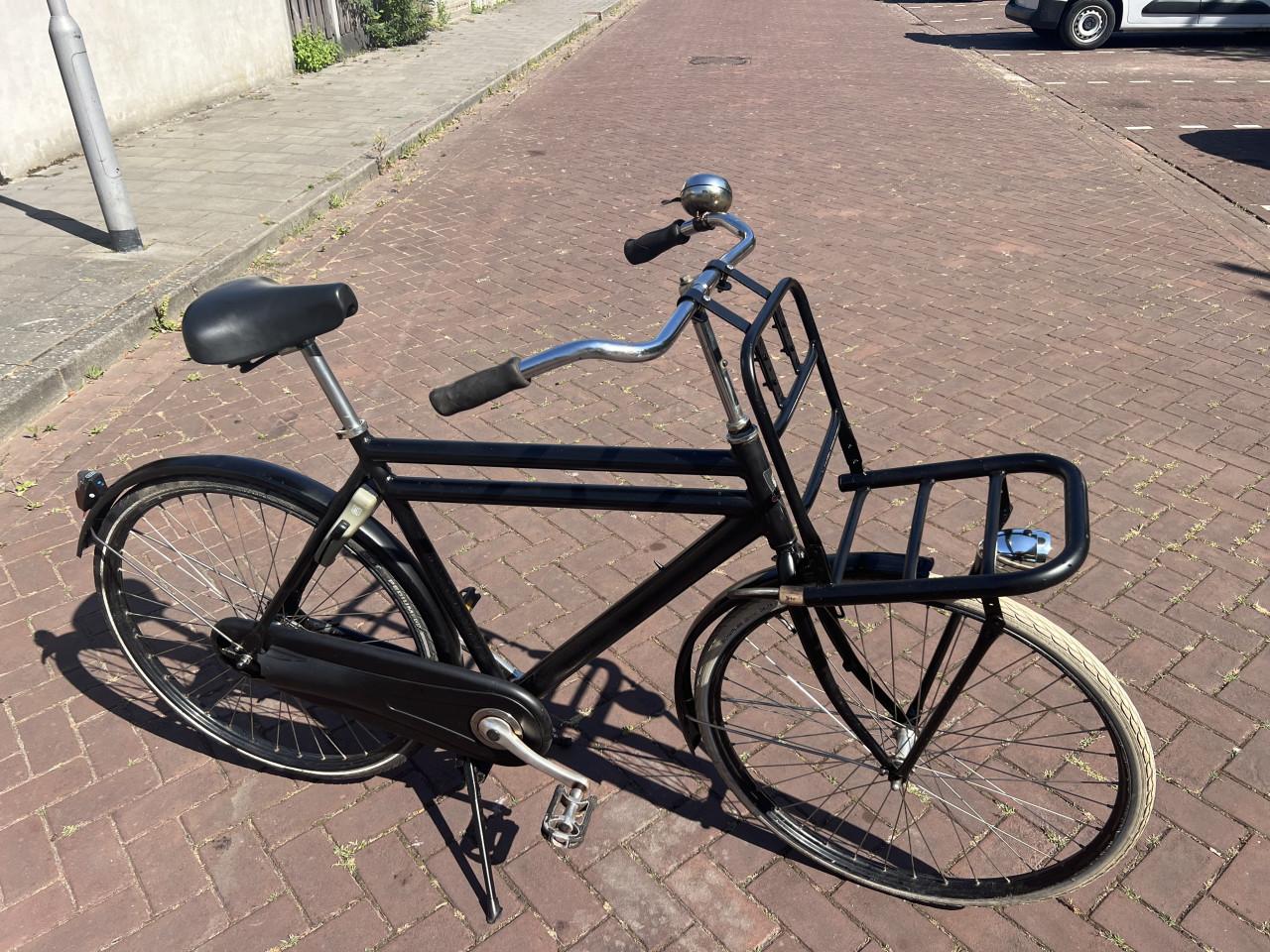 08 Zwartkleurige herenfiets “ Blacky 08 ”van her merk Sparta.