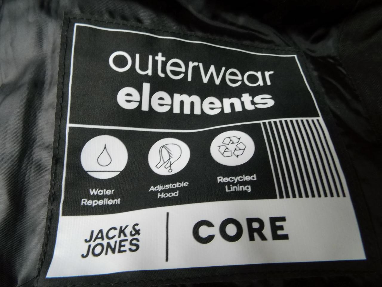 Jas van Jack&Jones maat 140.