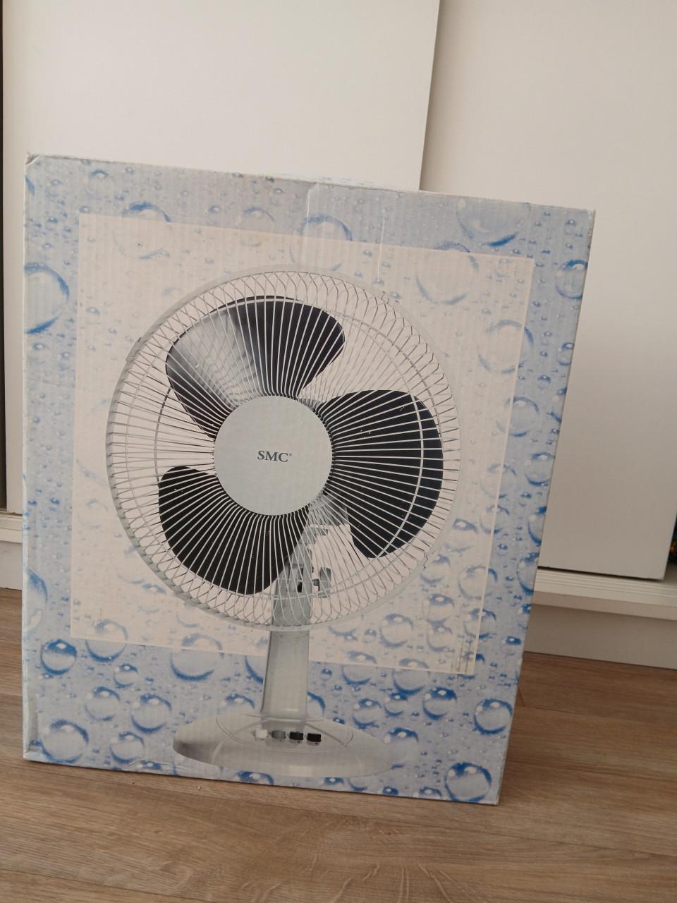Tafelventilator, gloednieuw. Nog in de doos.