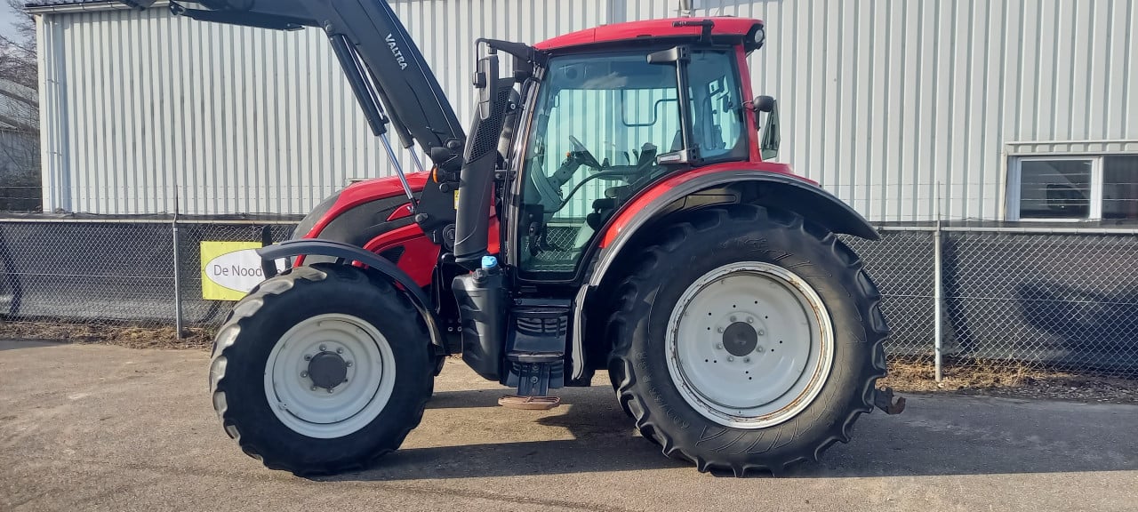 Valtra N114