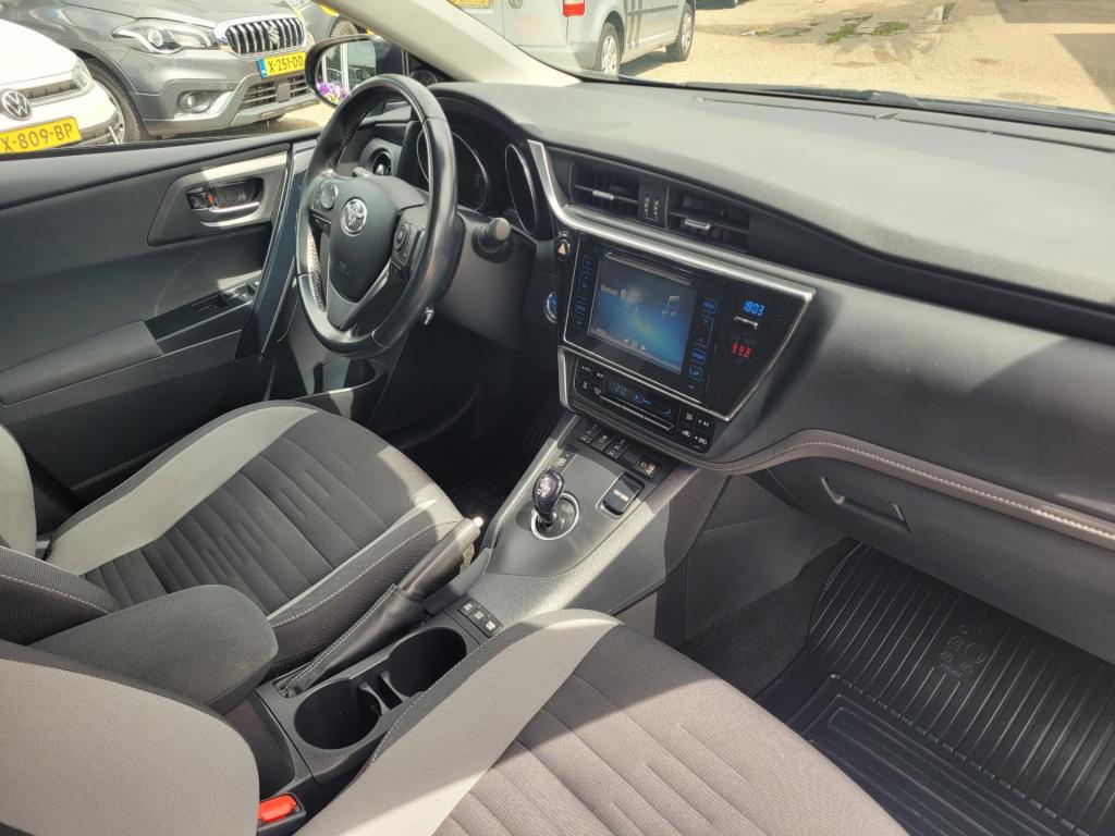 Toyota Auris 1.8 hybrid executive automaat
