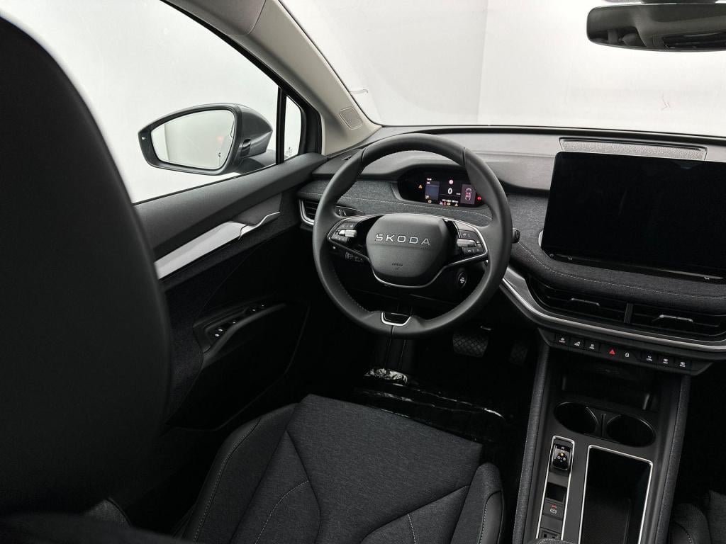 Skoda Elroq business edition elektromotor 150 kw / 204 pk suv