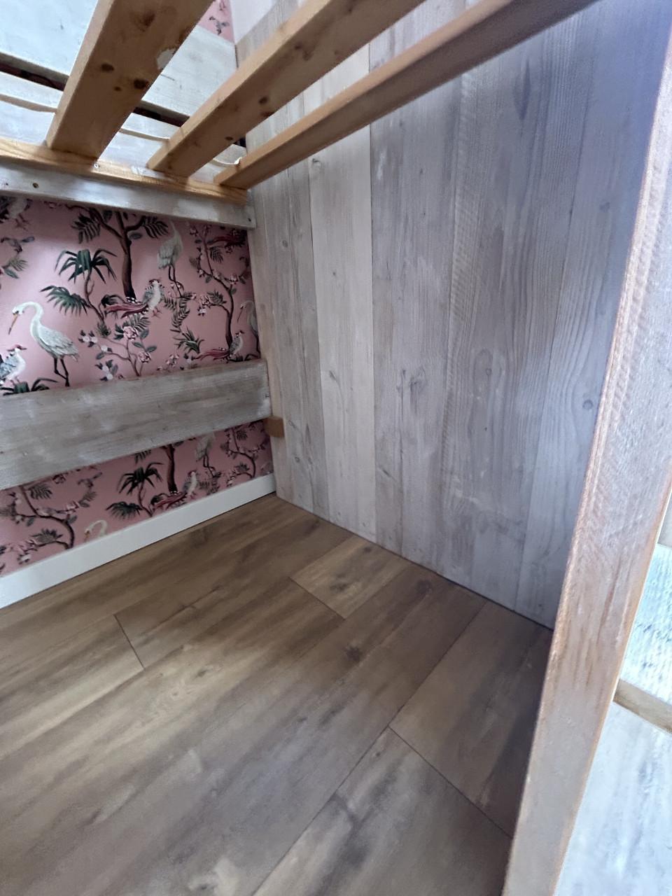 Hoogslapen van steigerhout