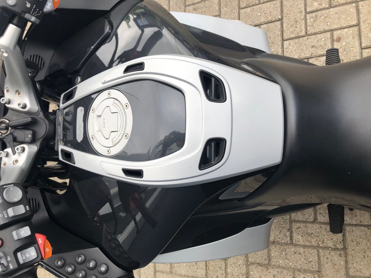 Zeer nette BMW R1200RT '05 met 112 dkm, cruisecontrol, CD, topkoffer €4250