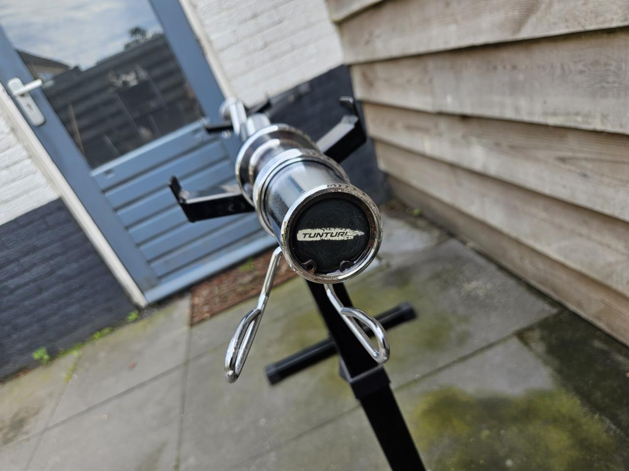 Complete halterbank set met halterstang en gewichten
