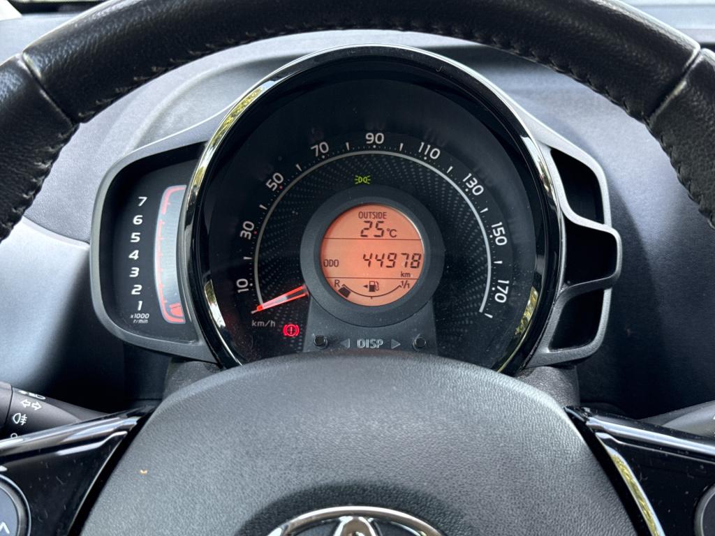 Toyota Aygo 1.0 vvt-i x-play | cruisec. | camera | airco | carplay | sportv