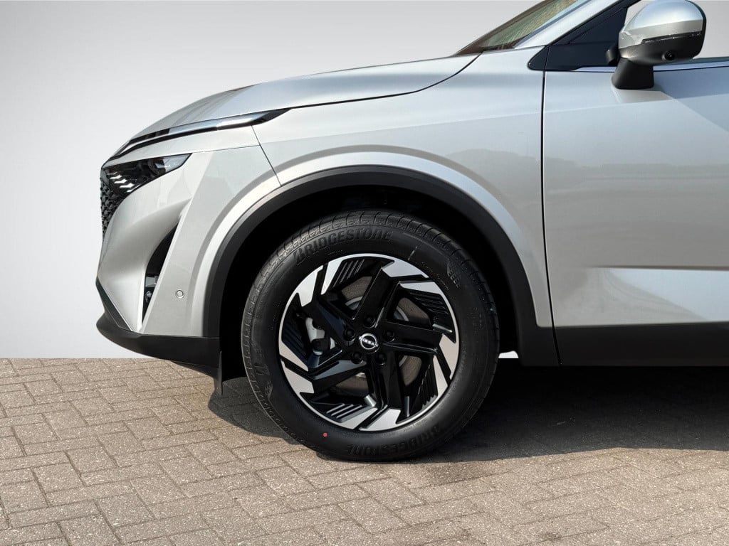 Nissan Qashqai 1.3 mhev n-connecta panoramadak private lease € 599 /maand!