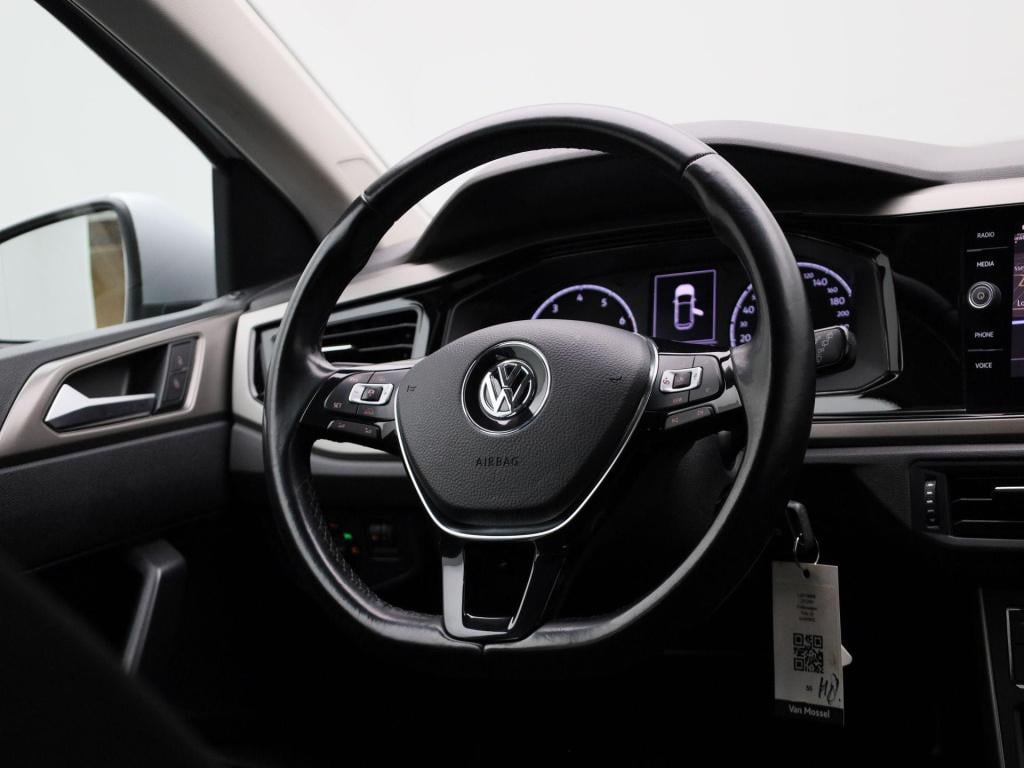 Volkswagen Polo 1.0 tsi comfortline business | parkeer sensoren | navigatie